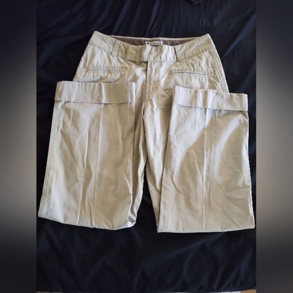 Columbia Womens Khaki Pants Size 6 Two Front Pockets Cotton Fabric